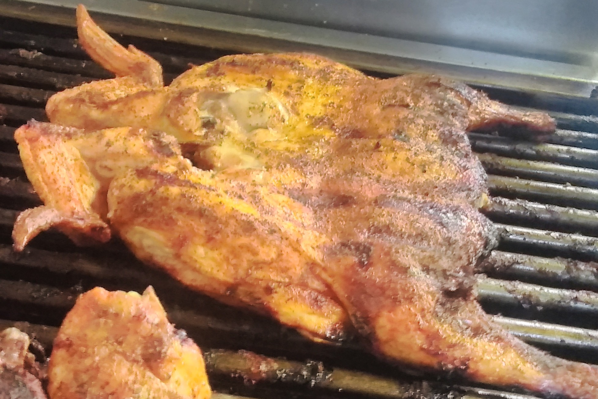 4 pieces of flame-broiled chicken (2 legs & 2 thighs) served with 2 regular sides and BBQ sauce.