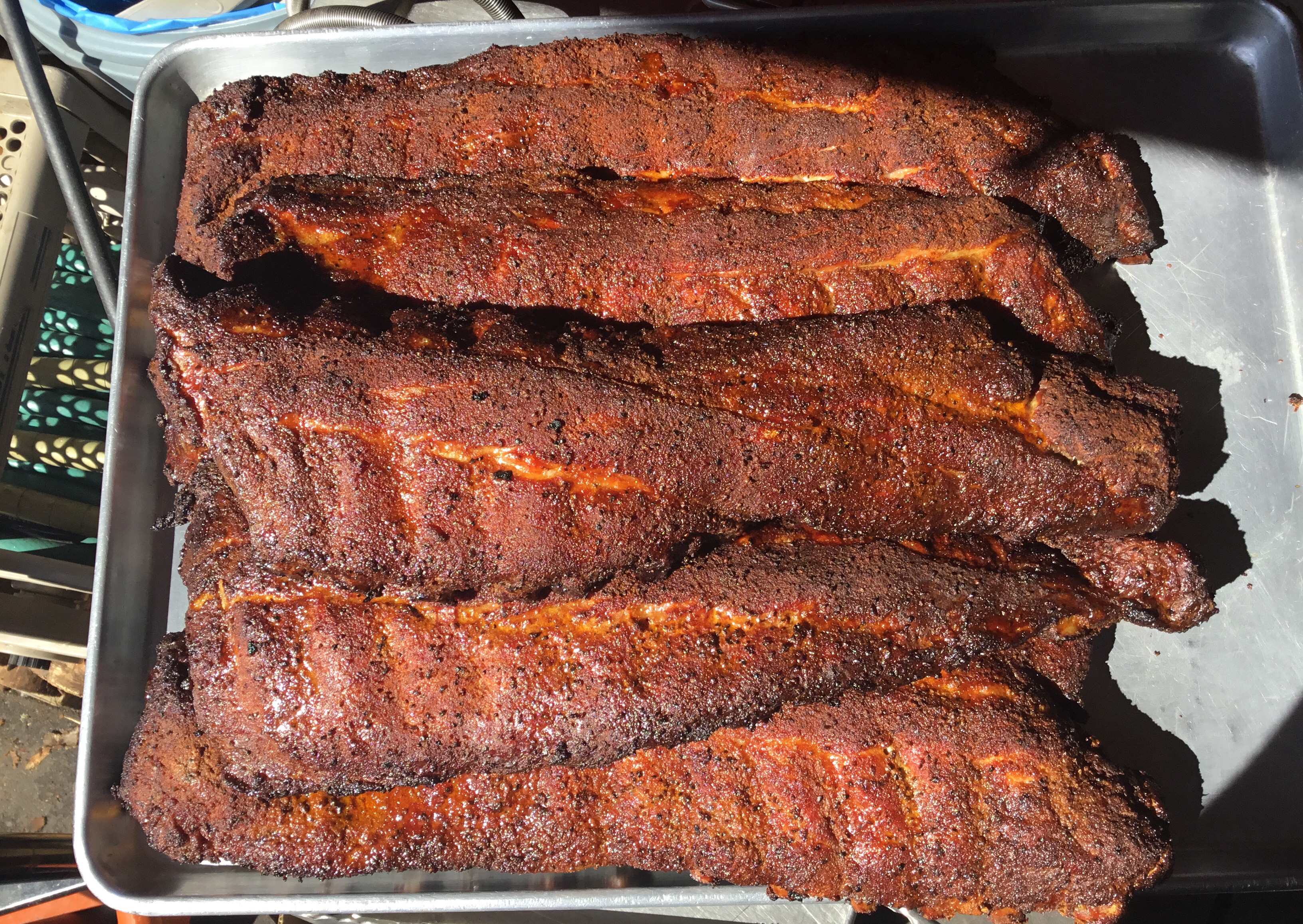 6 bones (1/2 slab) of smoked Raining BBQ baby back ribs served with 2 regular side orders and choice of BBQ sauce.