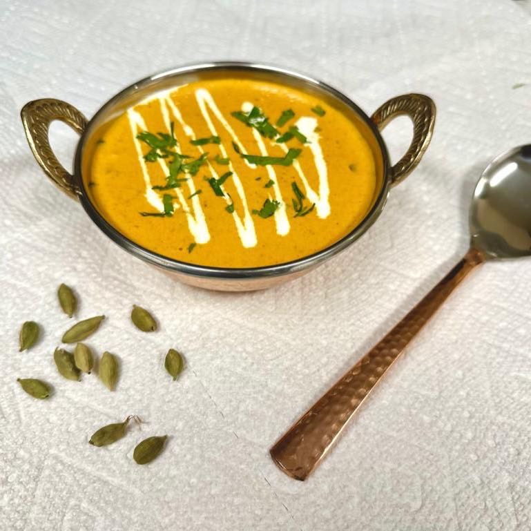 Soft cubes of paneer cooked in a rich and creamy tomato-based gravy, infused with butter and aromatic spices. Served with steamed rice.