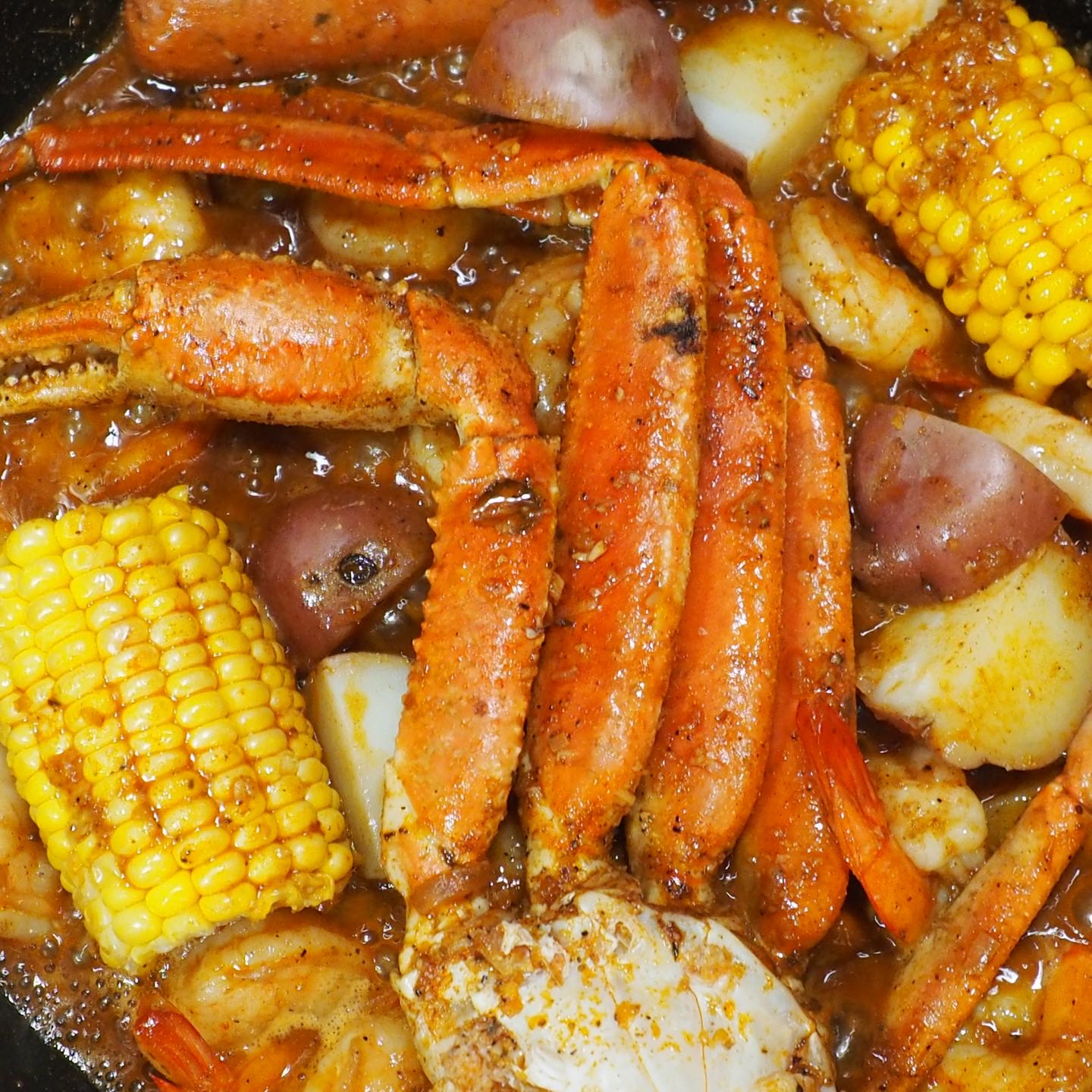 Shrimp - 1 lb, Snow Crab - 1 cluster, Sausage - 1, Corn - 1, Potato - 1, Bread - 1